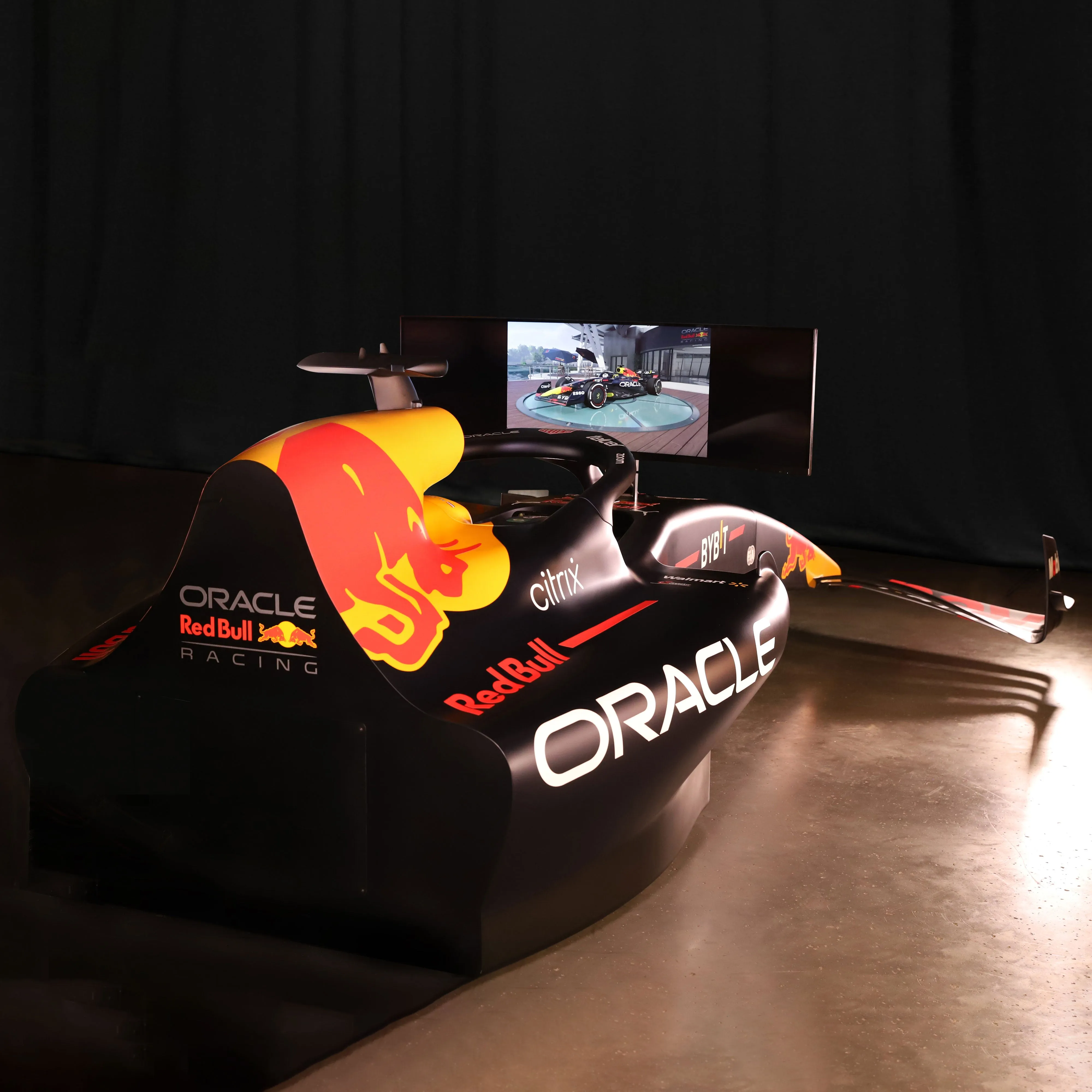 Official 2022 Oracle Red Bull Racing RB18 F1 Team Simulator - Championship Edition